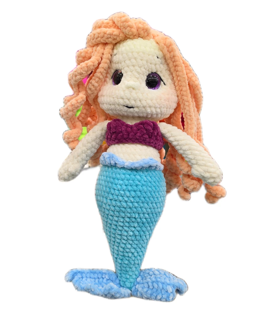 kaiti-ergoxeira-xeiropoiites-dimiourgies-plekto-kouklaki-amigurumi-gorgona Χειροποίητη πλεκτή γοργόνα amigurumi από βελουτέ νήμα με μωβ glitter ματάκια